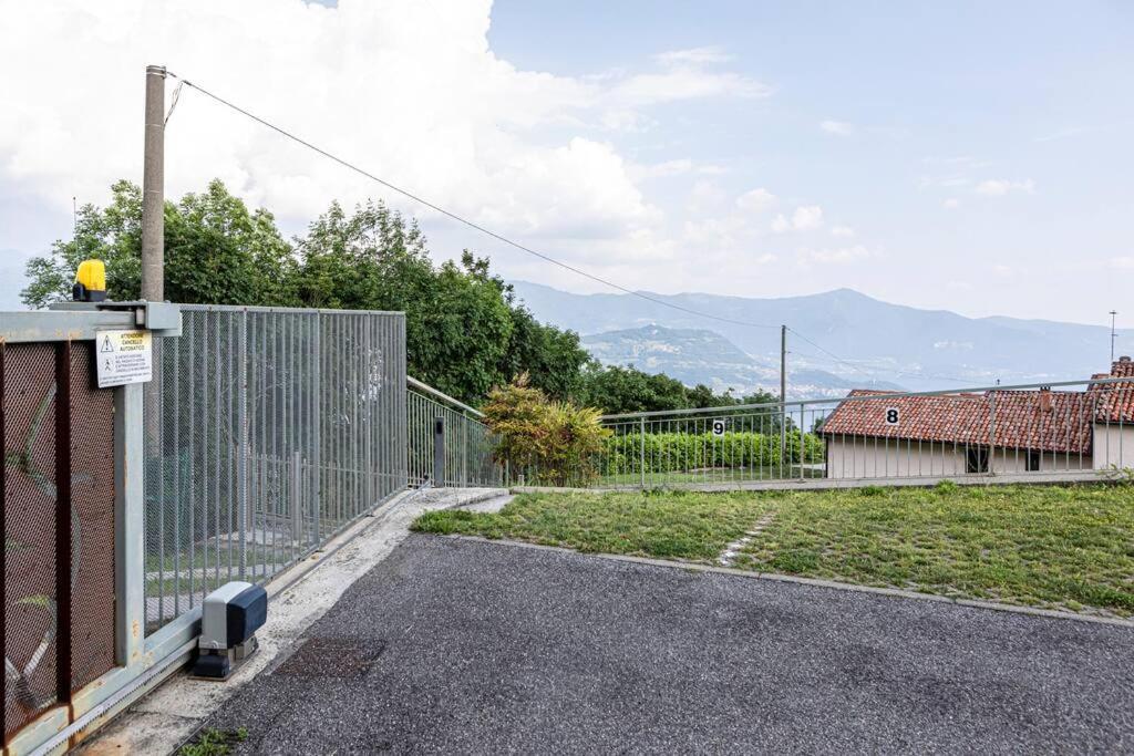 La Dolce Vita - Vista Lago E Piscina Parzanica エクステリア 写真