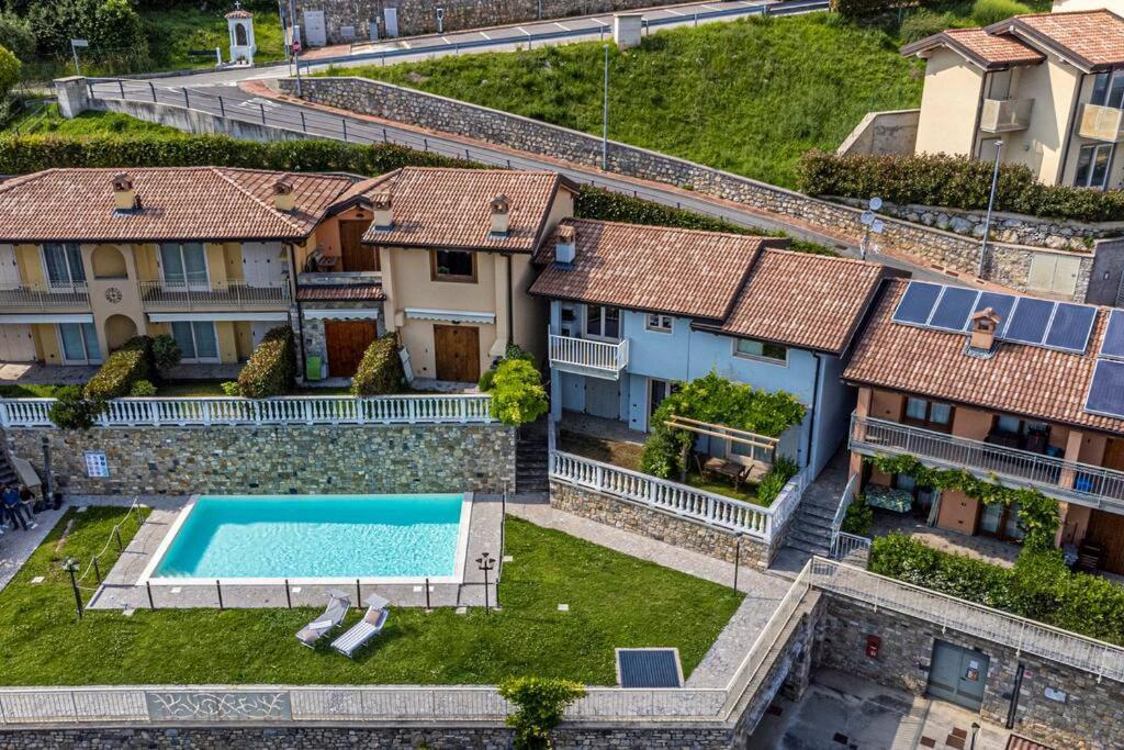 La Dolce Vita - Vista Lago E Piscina Parzanica エクステリア 写真